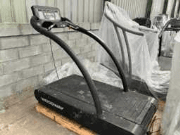 Vente aux enchères d'équipements de fitness professionnels Technogym & Woodway : tapis de course, vélos, elliptiques et appareils de musculation (Sans prix de réserve)