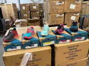 Online auction Lot de 1186 paires de chaussures de trail running randonnée montagne RAIDLIGHT - état neuf - jamais utilisées